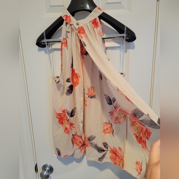 Stunning floral halter top - Picture 2 of 2